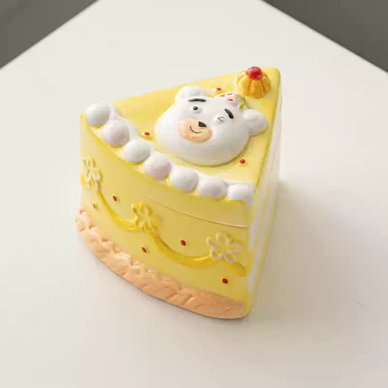 Trendy Cheesecake Jewelry Box, Adorable Ceramic Design with Creative DIY Accents