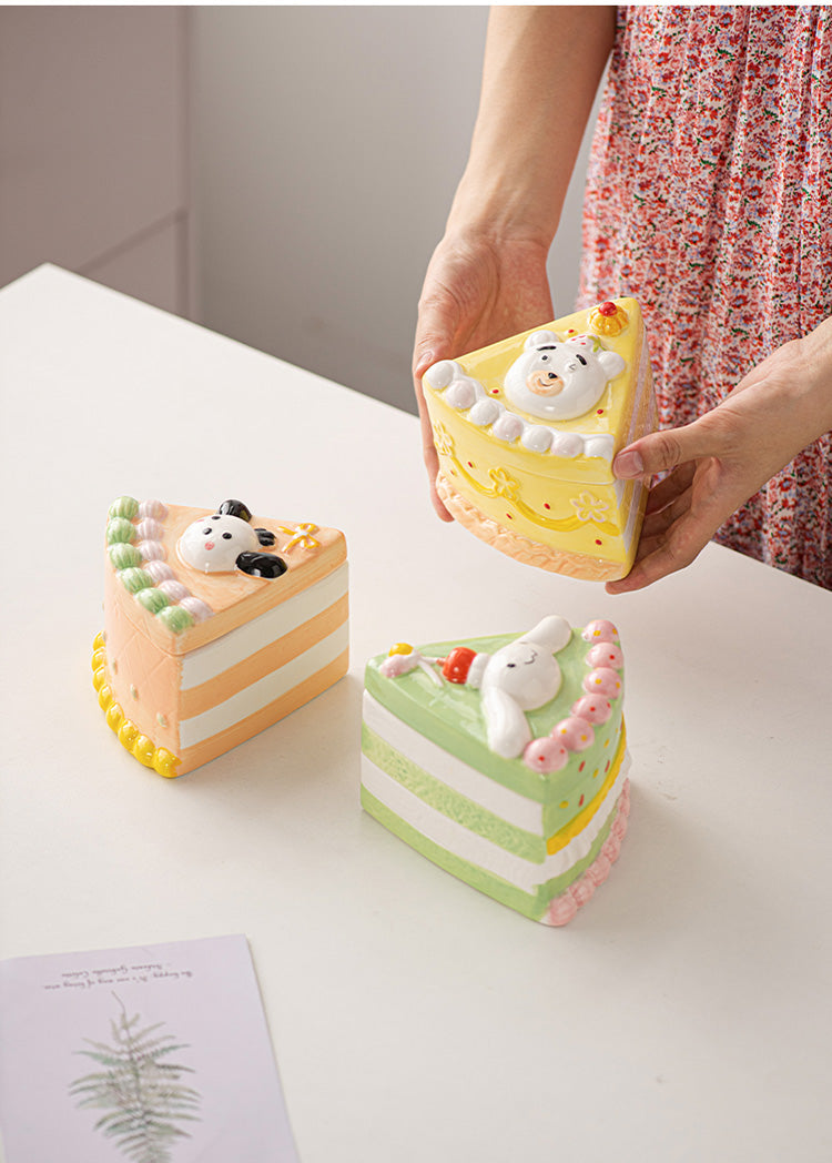 Trendy Cheesecake Jewelry Box, Adorable Ceramic Design with Creative DIY Accents