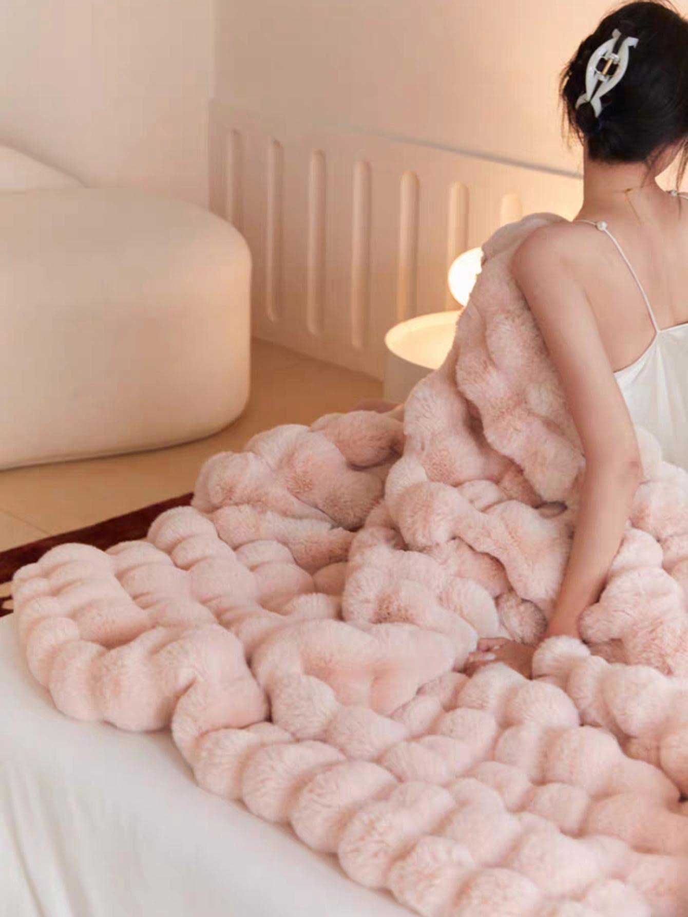 Soft And Comfortable Fluffy Blanket for Bed